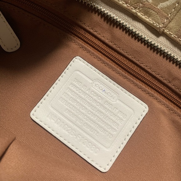 Coach• signature medium Carly bag gold and white - Picture 13 of 14